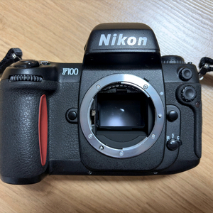 니콘 Nikon F100 필름 카메라 판매합니다.