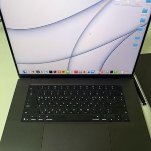 애플 맥북프로16 M5 pro(CPU 18코어/GPU 20코어)24GB 1TB 스페이스 블랙 이미지