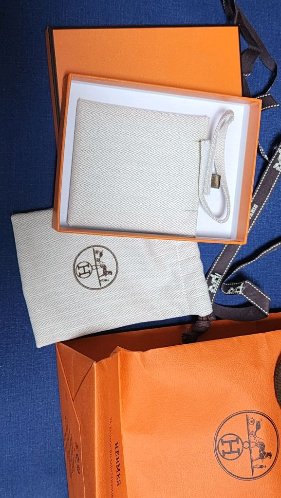 에르메스 쇼핑백, 더스트백 이미지
