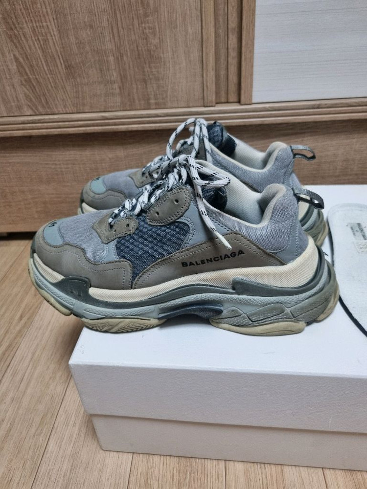 발렌시아가 트리플s 그레이 41사이즈 이미지