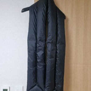 아크네스튜디오 패딩 머플러 블랙 이미지
