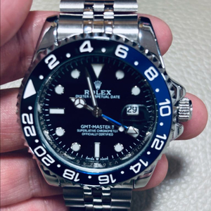 GMT 마스터 시계 이미지