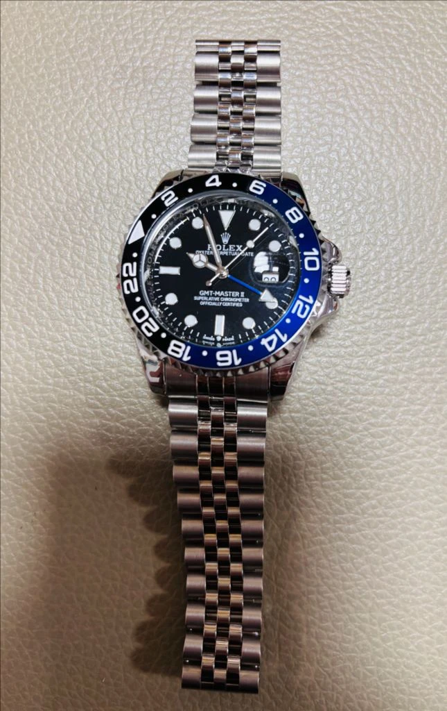GMT 마스터 시계 이미지