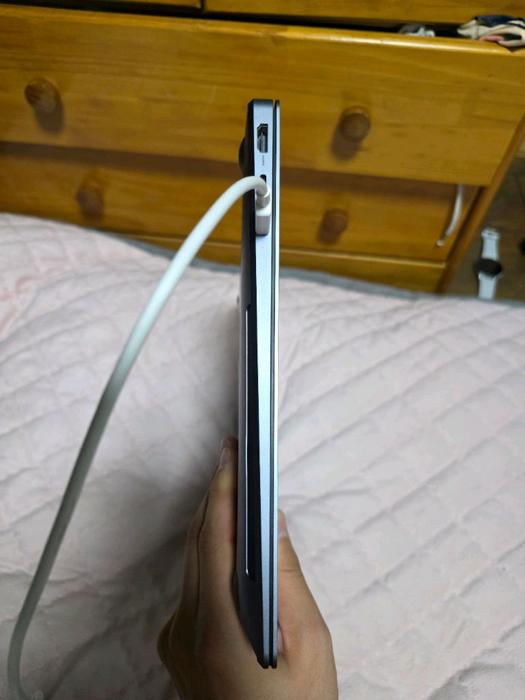 삼성 갤럭시북4 울트라 NT960XGL-X94A 16인치 모델 이미지