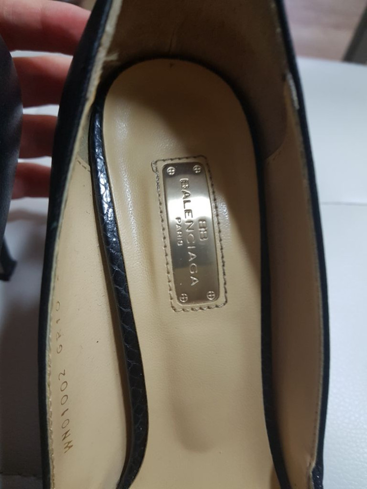 발렌시아가 하이힐 이미지