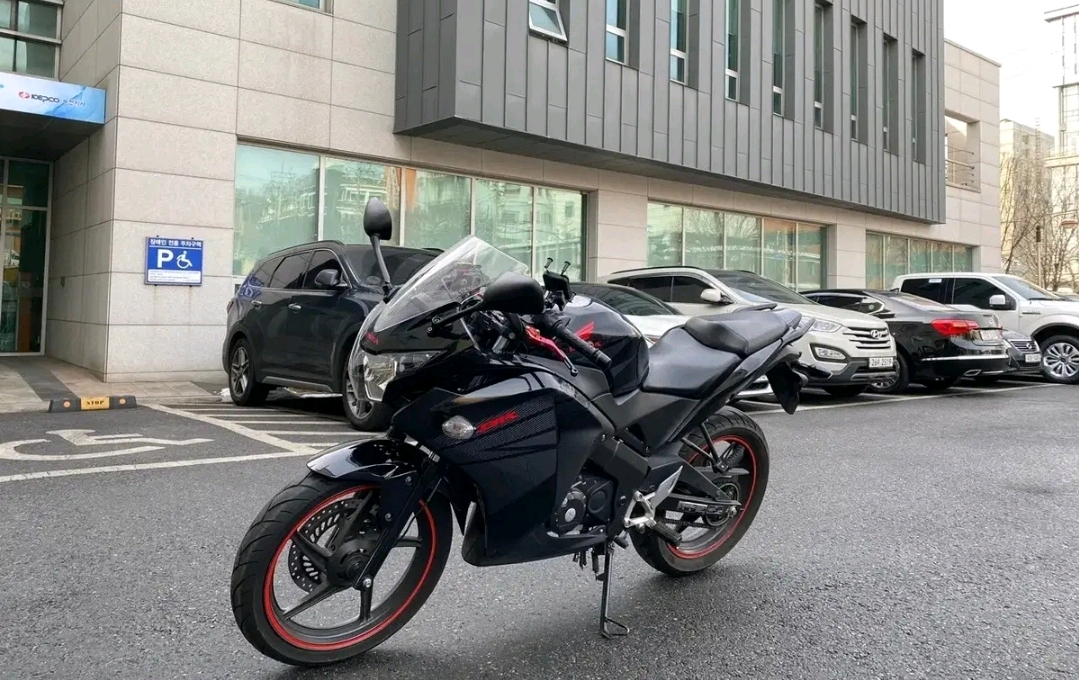 혼다 CBR125 16년식 아크라포빅 구변완료 이미지