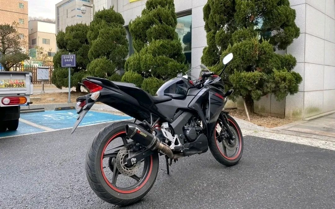 혼다 CBR125 16년식 아크라포빅 구변완료 이미지