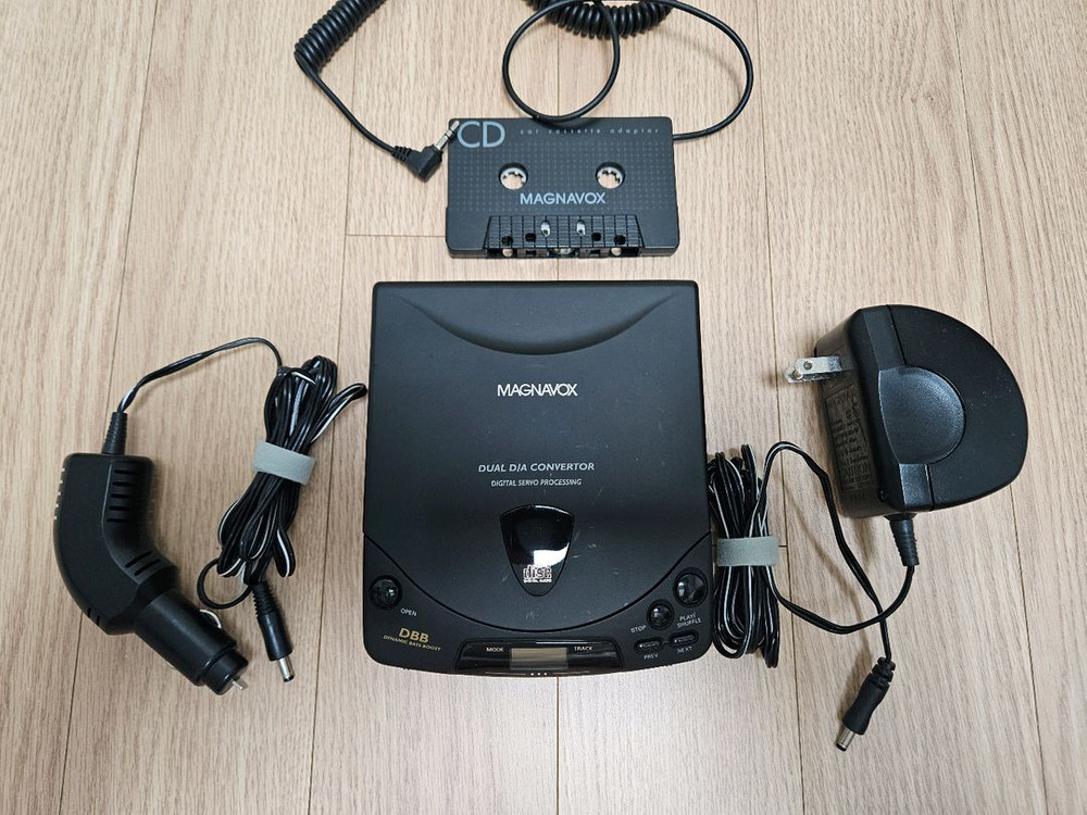 AMAGNAVOX CDP AZ6832 입니다. 이미지