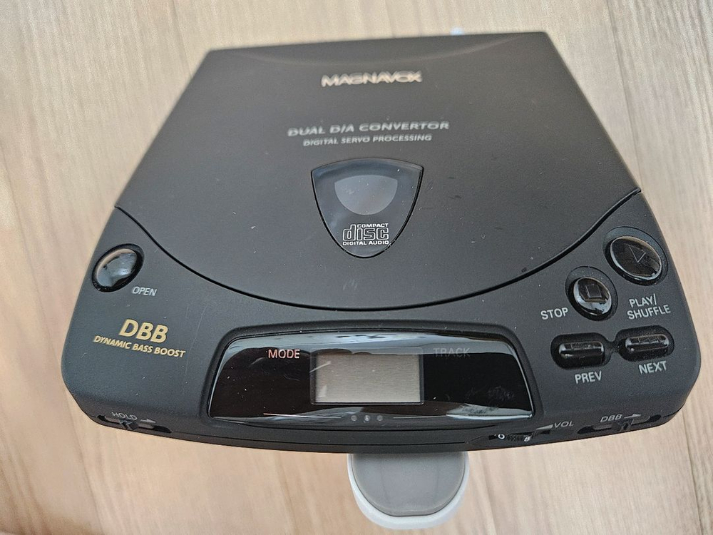 AMAGNAVOX CDP AZ6832 입니다. 이미지