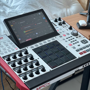 AKAI MPC X 용 화이트 스킨 이미지