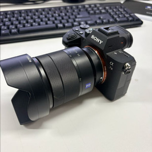 소니 A7M3 풀프레임 카메라 + 24-70mm 렌즈 일괄 이미지
