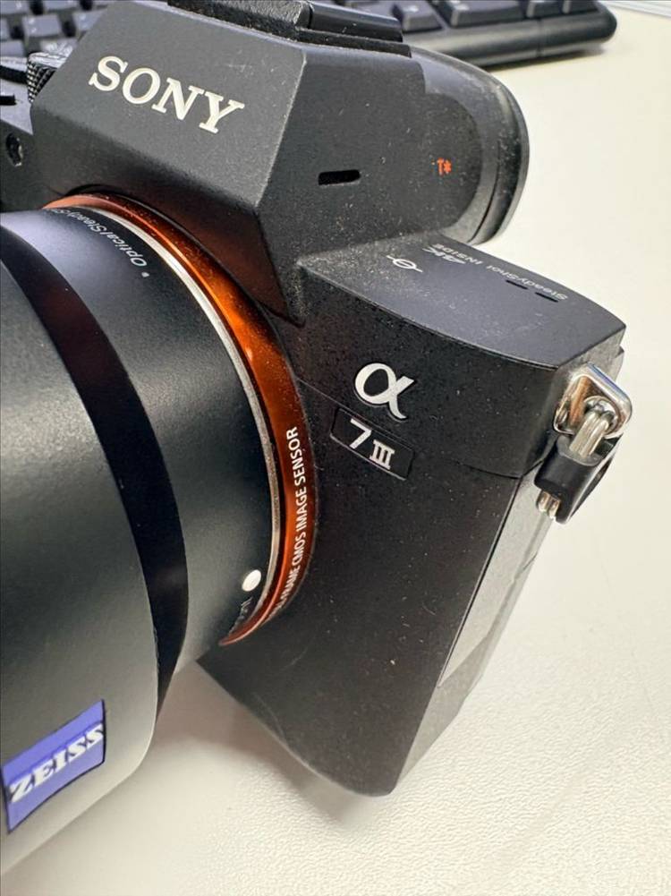 소니 A7M3 풀프레임 카메라 + 24-70mm 렌즈 일괄 이미지