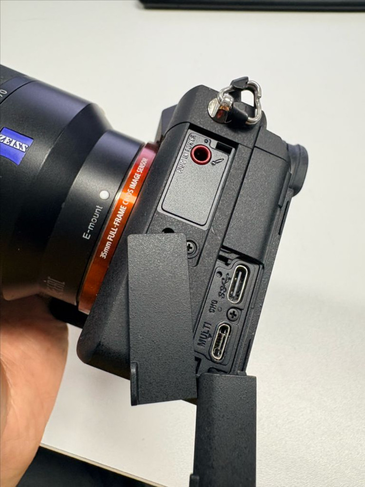 소니 A7M3 풀프레임 카메라 + 24-70mm 렌즈 일괄 이미지