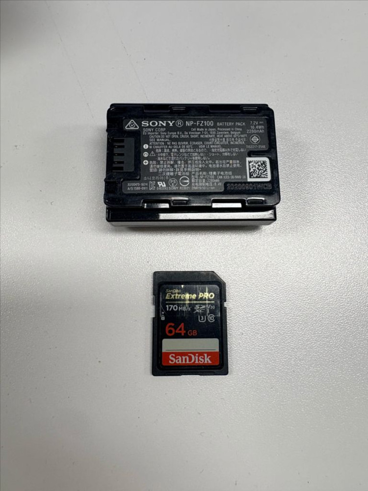 소니 A7M3 풀프레임 카메라 + 24-70mm 렌즈 일괄 이미지
