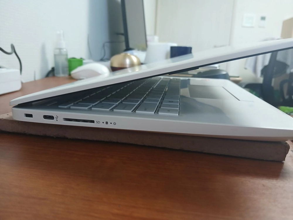 HP 파빌리온 15-P239TU i3-5010U 화이트 사무용 노트북 팝니다 이미지