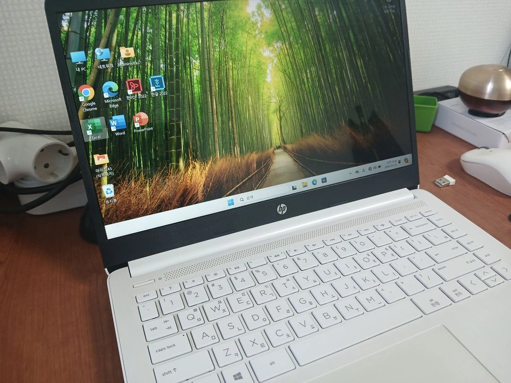 HP 파빌리온 15-P239TU i3-5010U 화이트 사무용 노트북 팝니다 이미지