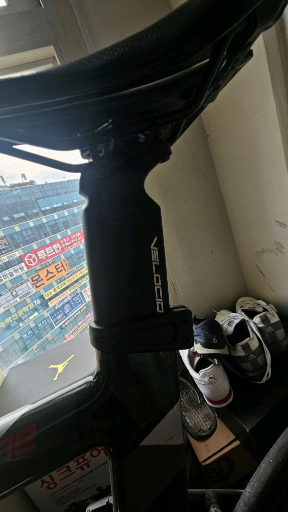 급처))콘스탄틴 2024 어베인 패턴레드 이미지