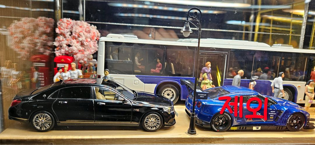 1/43 다이캐스트와 피규어 전부 일괄 판매 이미지