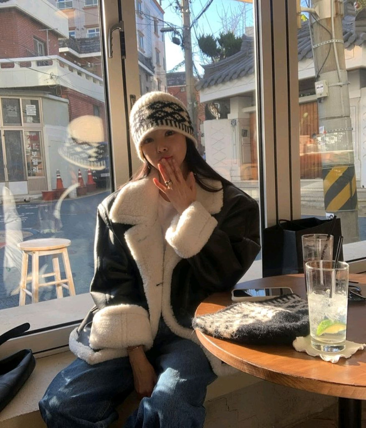 쪼이쇼룸 꽁떼드쪼이 카라더블무스탕(새상품) 이미지