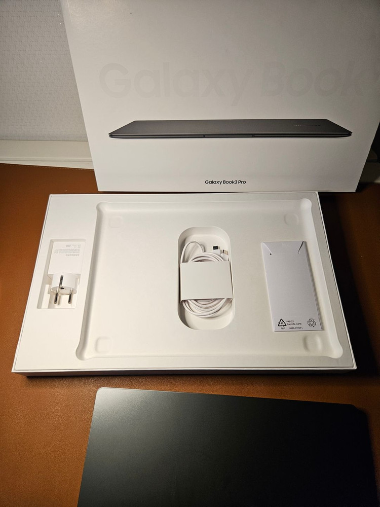 삼성 갤럭시북3 프로 14인치 NT940XFT-A51AG A급 판매합니다 이미지
