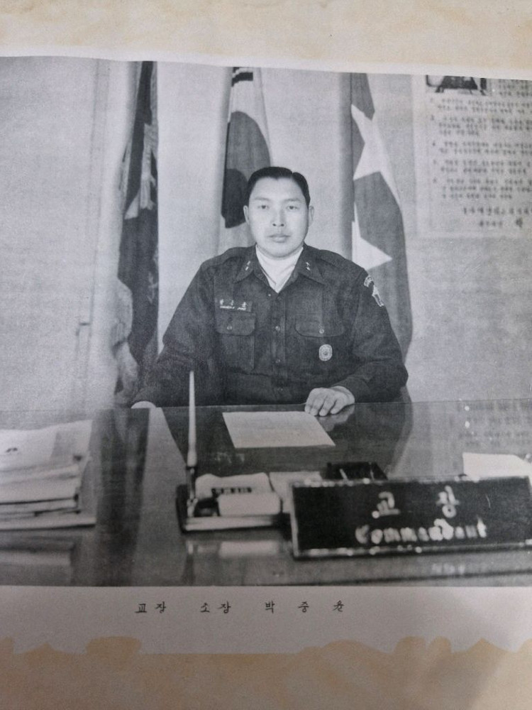 군자료 1962년 육군보병학교 간부 163기 졸업 앨범 입니다 이미지