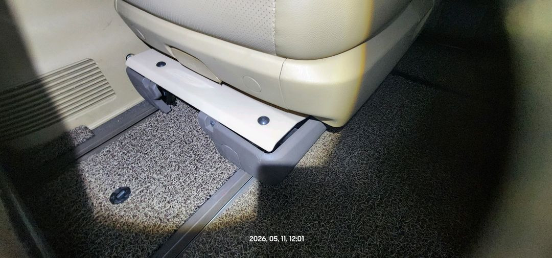 올뉴카니발3열 시트와 연장브라켓 팔아요 이미지