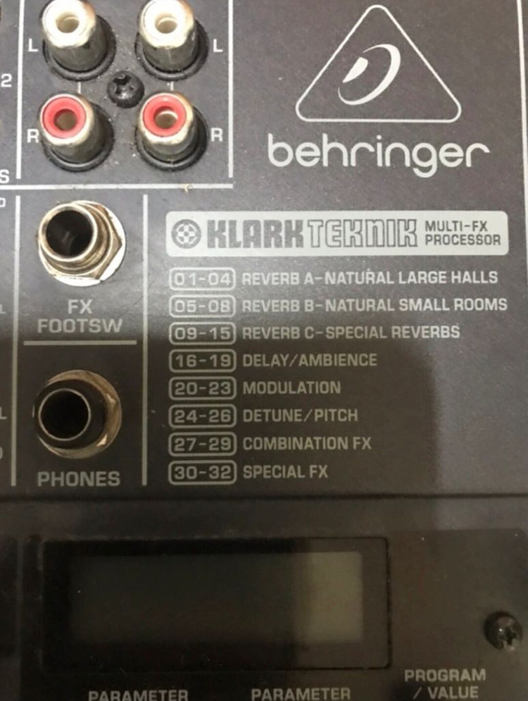 베링거 QX1204USB 믹싱 콘솔 이미지