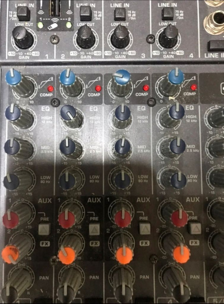 베링거 QX1204USB 믹싱 콘솔 이미지