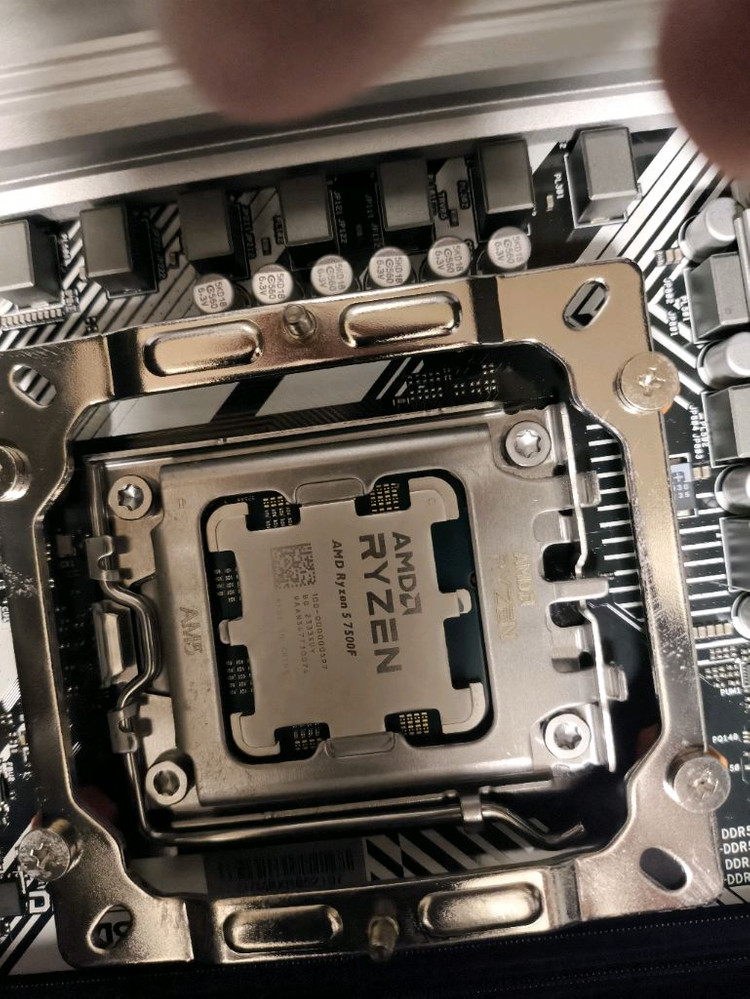 7500f 4060 32Gb 1TB 괴물 게이밍 PC 데스크탑 이미지