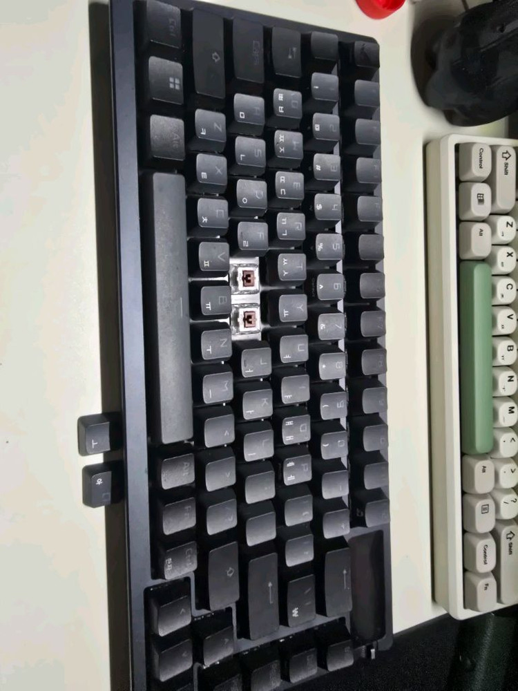 ASUS AZOTH 갈축 이미지