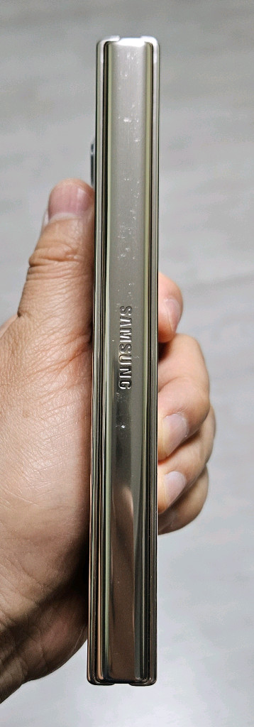 갤럭시 Z폴드4 베이지 256GB 싸게 팝니다. 이미지
