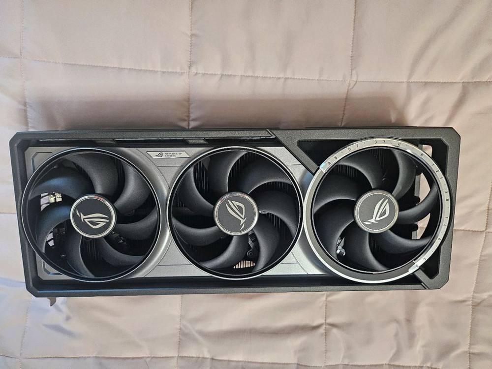 RTX 5090 그래픽카드 이미지