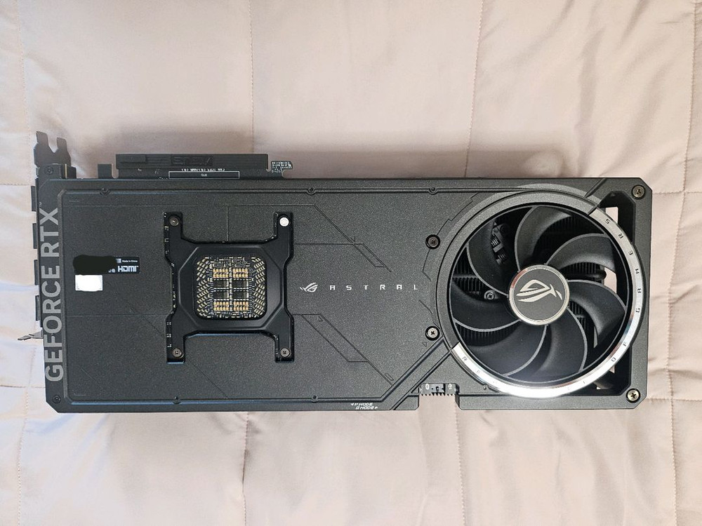RTX 5090 그래픽카드 이미지