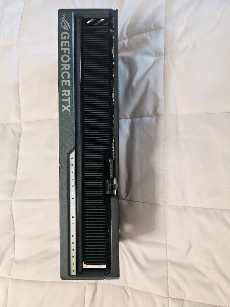 RTX 5090 그래픽카드 이미지