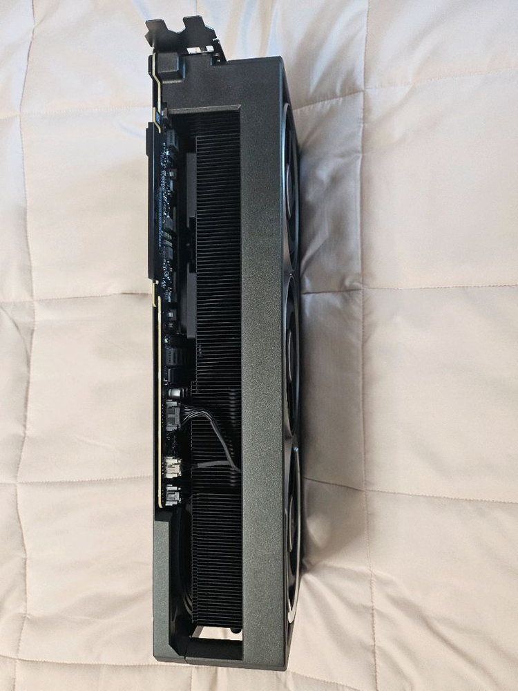 RTX 5090 그래픽카드 이미지