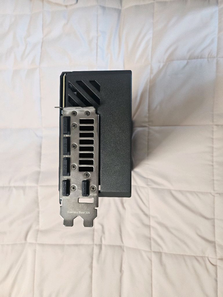 RTX 5090 그래픽카드 이미지
