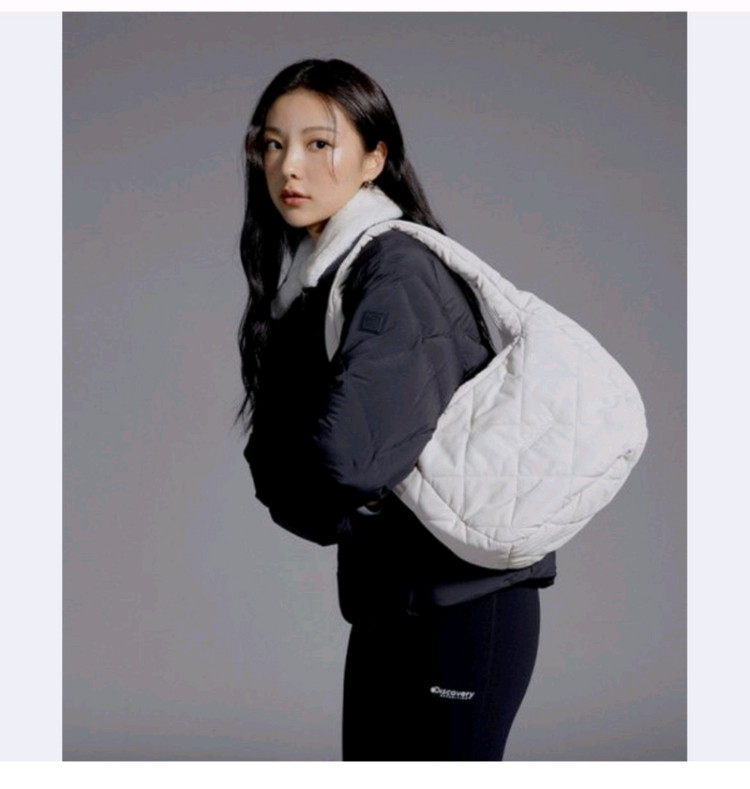 디스커버리 숄더백 새제품 이미지