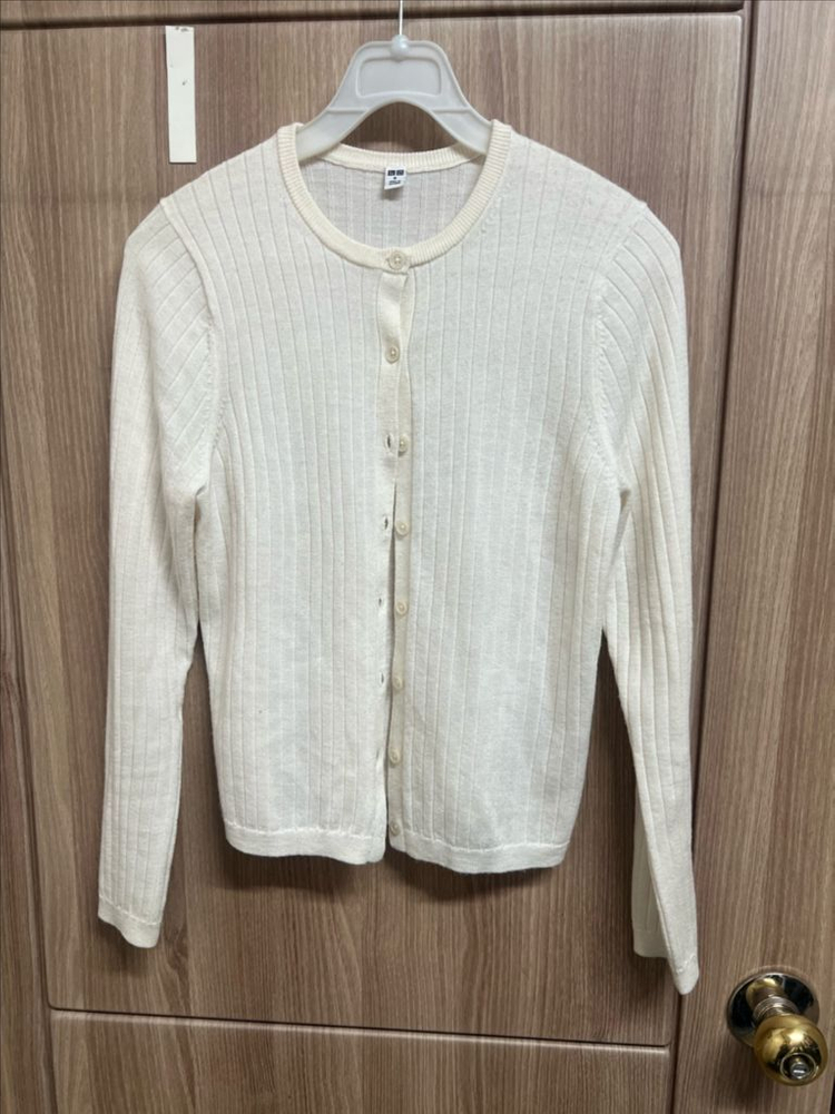 유니클로 메리노 립 크루넥 쇼트 가디건 M사이즈 아이보리 이미지