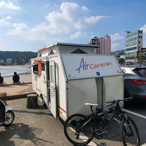 부산 울산 창원 경남 카라반 팝니다 지하주차장 주차가능 화장실 샤워장 루프폴딩 캠핑카 팝업텐트 텐트트레일러 이미지