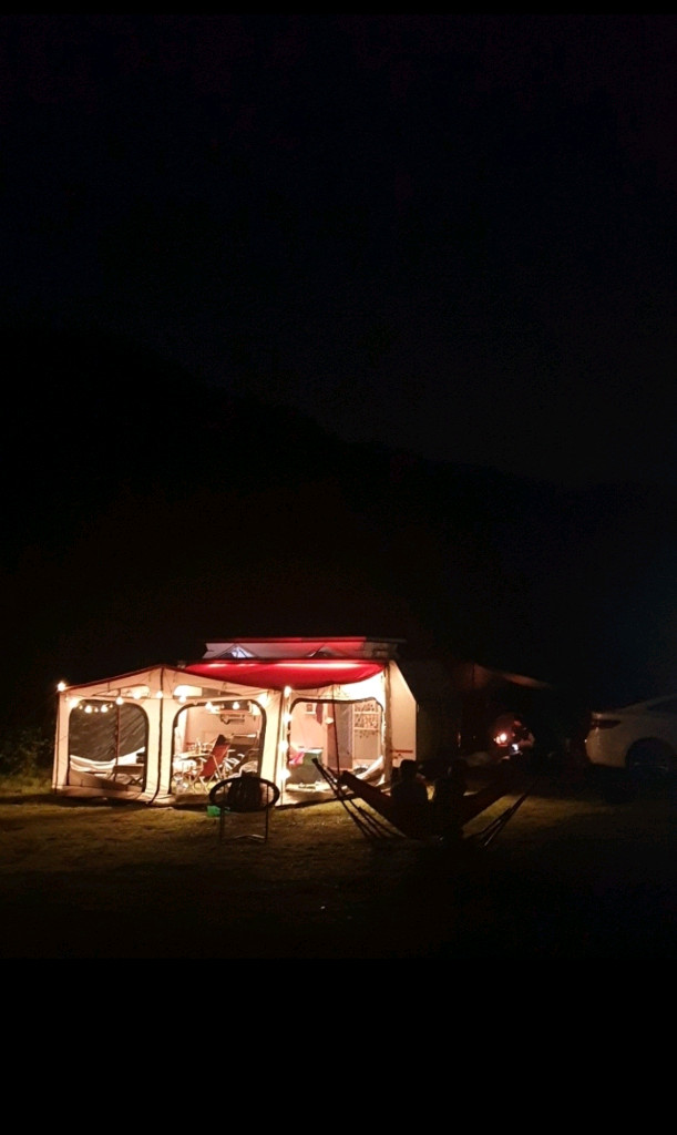 부산 울산 창원 경남 카라반 팝니다 지하주차장 주차가능 화장실 샤워장 루프폴딩 캠핑카 팝업텐트 텐트트레일러 이미지