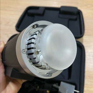 고독스 AD300Pro II 2세대 아웃도어 플래시 이미지