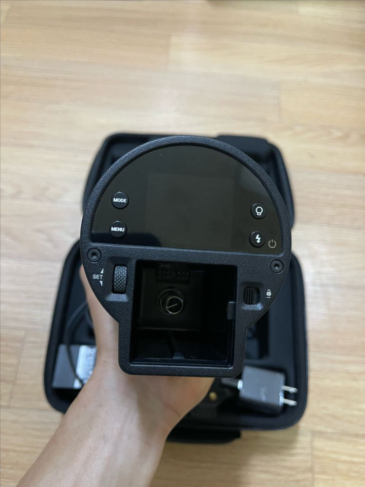 고독스 AD300Pro II 2세대 아웃도어 플래시 이미지