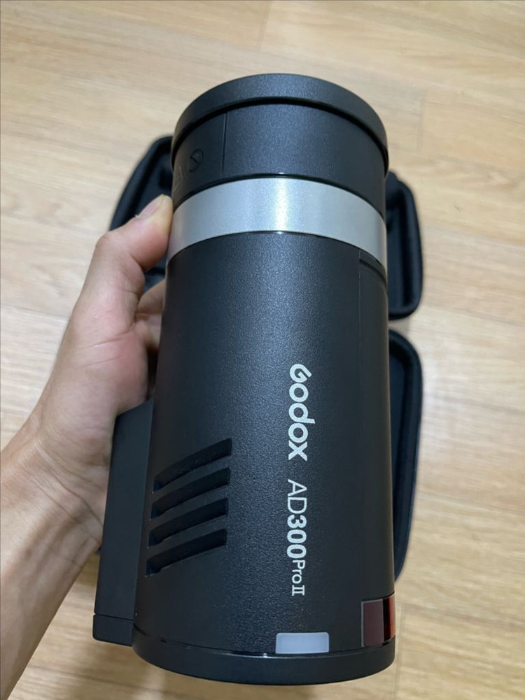 고독스 AD300Pro II 2세대 아웃도어 플래시 이미지