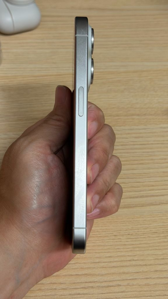 아이폰15프로 티타늄 화이트 256GB 이미지
