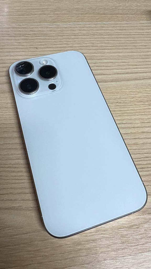 아이폰15프로 티타늄 화이트 256GB 이미지