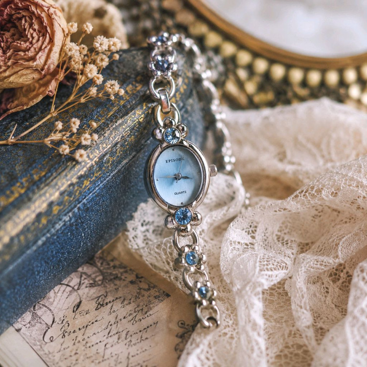 EPISODE 빈티지 여성 브레이슬릿 시계 | 블루 크리스탈 | 레트로 감성 액세서리 | 미작동 이미지