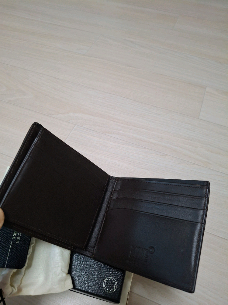 (정품) 몽블랑 마이스터스튁 클래식 남성 반지갑 브라운 6cc 114549 이미지