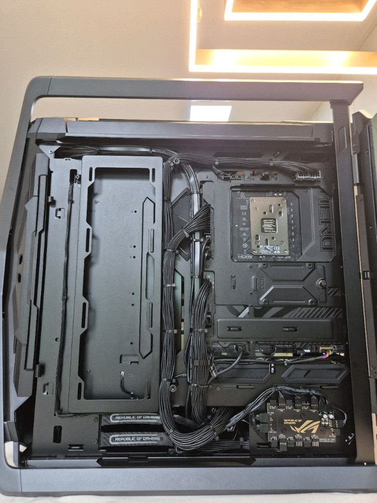 최근조립 거의 새상품 9950X3D,5090 아스트랄 BTF,GR701 BTF 고사양PC 판매 영수증,박스포함 이미지