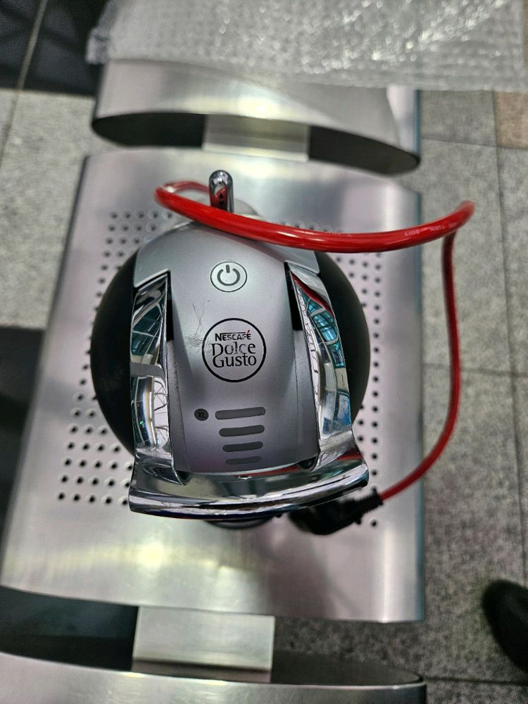 네스카페 돌체구스토 커피머신 블랙/실버 이미지
