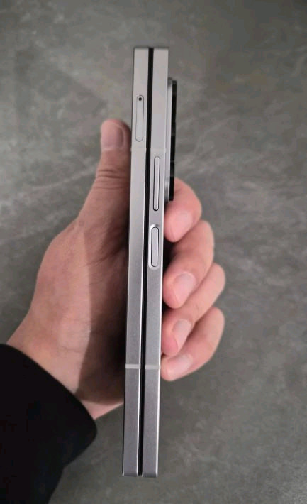 갤럭시 Z 폴드6 실버 256gb 이미지